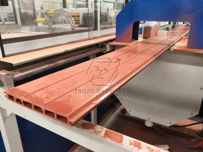 O PE pulveriza a linha de produção parafuso gêmeo cônico da extrusão do perfil de WPC 4