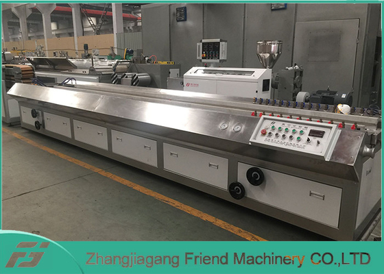 Bom preço. Parafuso 4m/Min Wpc Extrusion Machine do dobro do GV, linha de produção do Decking de Wpc on-line