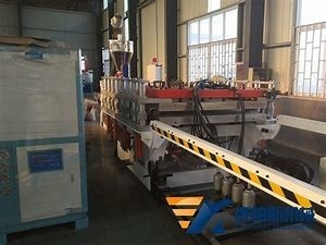 Bom preço. Linha da extrusão do perfil da mobília WPC do parafuso de 55MM única on-line