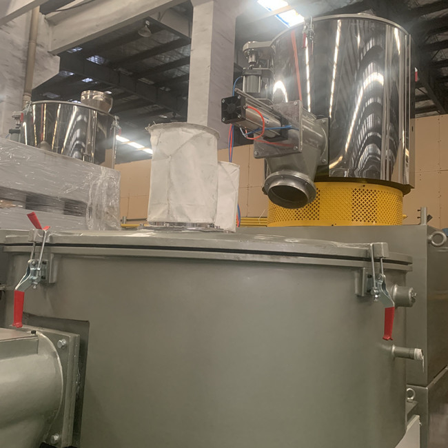 Aquecimento que refrigera a capacidade vertical da máquina 200kg/h do misturador do PVC 4