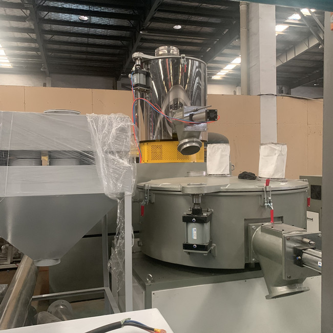 Aquecimento que refrigera a capacidade vertical da máquina 200kg/h do misturador do PVC 3