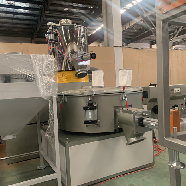a composição do PVC de 6mm pulveriza a máquina plástica do misturador totalmente automático 3