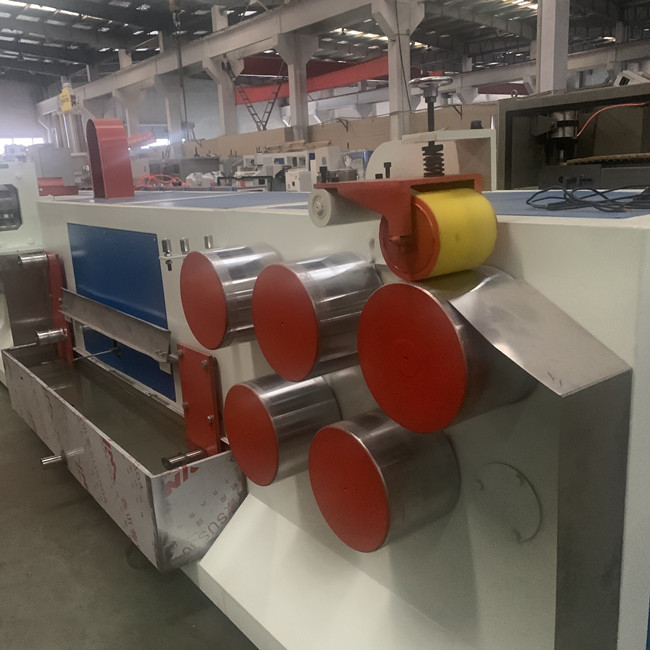 1 a 2/4 de máquina plástica de embalagem da correia, linha de produção plástica 2000kg/H da correia do ANIMAL DE ESTIMAÇÃO 4