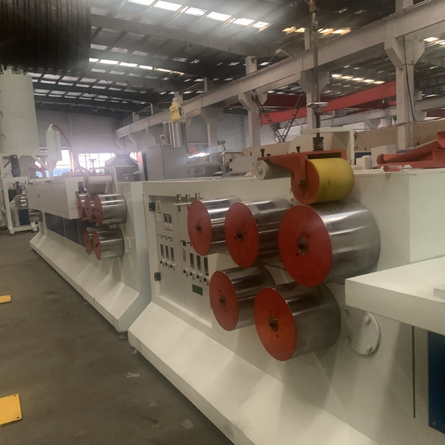 1 a 2/4 de máquina plástica de embalagem da correia, linha de produção plástica 2000kg/H da correia do ANIMAL DE ESTIMAÇÃO 1