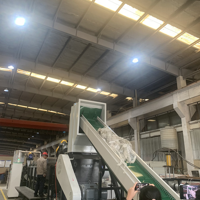 300kg/H desperdiçam a linha de reciclagem plástica controle do PLC com função de Washsing 0