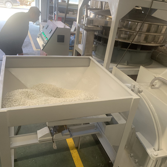Taxa de transferência alta industrial da máquina 300kg/H do Pulverizer do PE do PVC dos PP 5