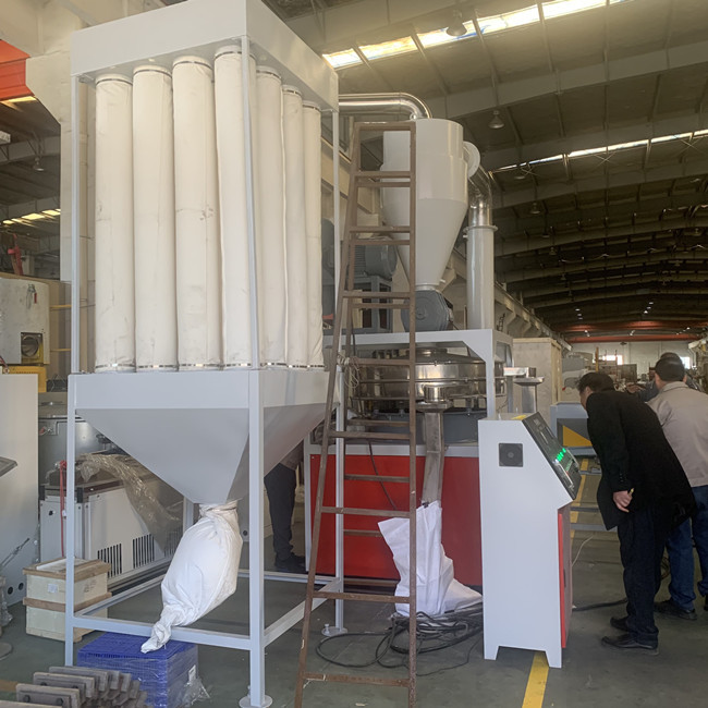 Taxa de transferência alta industrial da máquina 300kg/H do Pulverizer do PE do PVC dos PP 4